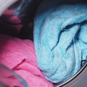 To najgorszy program w pralce. Wielu z nas wybiera go intuicyjnie 