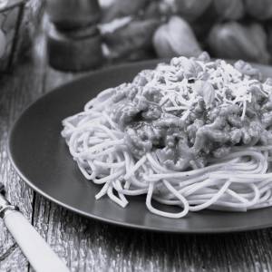 20-letni student zmarł kilka godzin po zjedzeniu odgrzanego makaronu