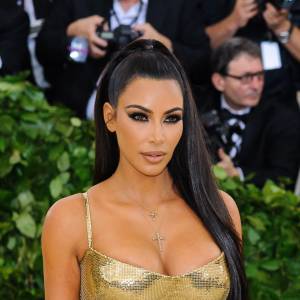 Kim Kardashian rozgrzewa w skąpym bikini! Celebrytka odsłoniła trochę za dużo ciała? [FOTO]