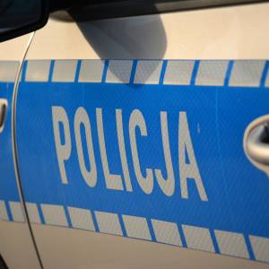 Dachował za przejazdem kolejowym. Miał ponad 3 promile alkoholu