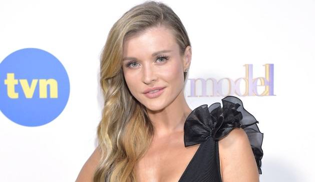 Joanna Krupa w nocnej koszuli i z córką na rękach. Modelka zachwyca naturalnością! 