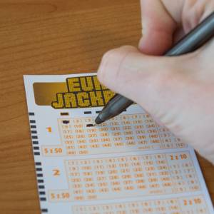 Zawrotny przelew dla Polaka. Prawie 700 tysięcy złotych z Eurojackpot!