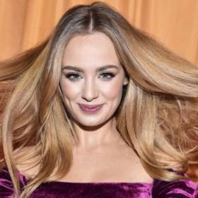 RMF Extra: Wiktoria Gąsiewska bez makijażu. Uwagę zwraca też oryginalna fryzura! "Cud natury"