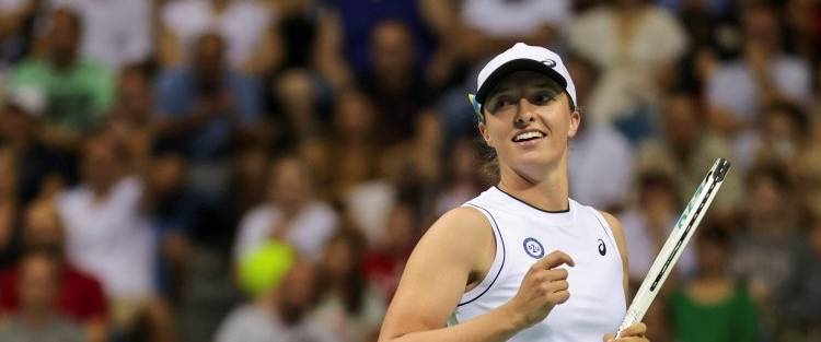 Zdjęcie dumnej Igi Świątek. Tenisistka zapozowała z trofeum! [FOTO]