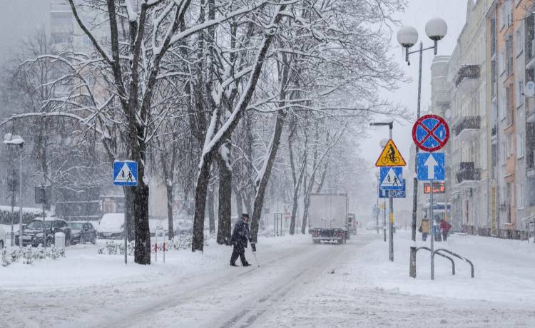 Zima zbliża się wielkimi krokami! IMGW ostrzega. Tu spadnie dużo śniegu