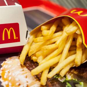 McDonald's ogranicza sprzedaż frytek! Będą sprzedawane tylko w małych porcjach
