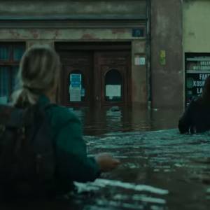 "Wielka Woda". Netflix wypuścił serial o Powodzi Tysiąclecia. Kto w nim zagrał? [WIDEO]