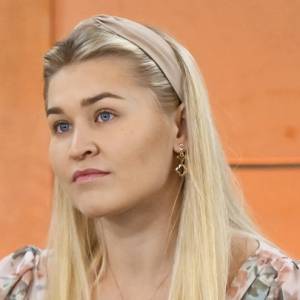 Klaudia z "Rolnik szuka żony" do wakacyjnego zdjęcia nie pozowała sama. "Pasujące dołeczki, pasujący facet"