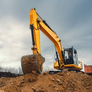 Wyczyn mieszkańca lubuskiego. Ukradł koparkę i zaparkował pod komisariatem 