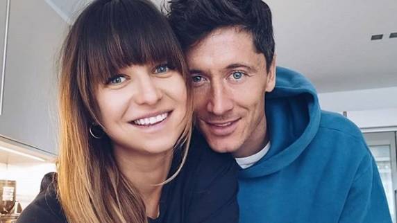 Anna Lewandowska pierwszy raz po porodzie. Do zdjęcia dodała wpis, w którym zwraca się do internautów