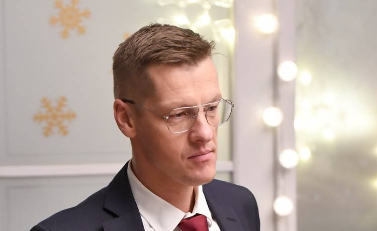 Rafał Mroczek na planie "M jak miłość". Fot. AKPA