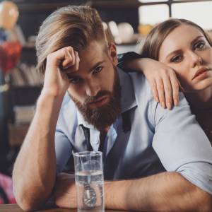 Istnieje skuteczny sposób na pozbycie się kaca? Znamy kilka domowych metod na bolesne skutki imprezowania