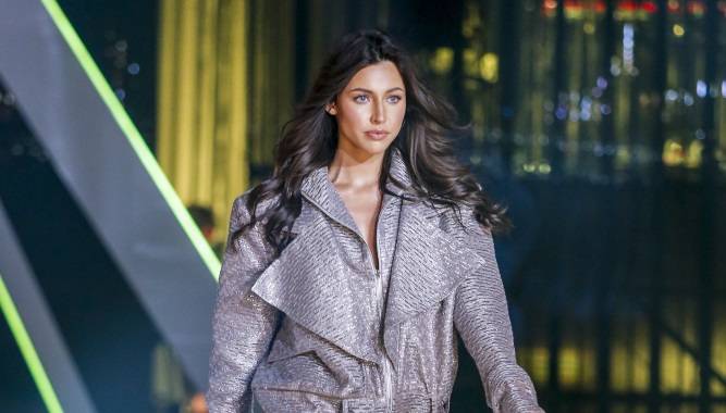 Magda z "Love Island" pozuje z nagim biustem i przypala język zapalniczką. Piekielnie gorący kadr zrobił furorę