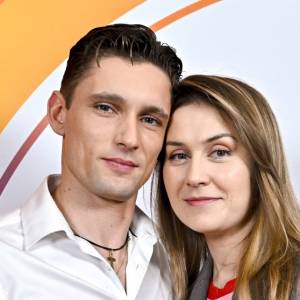 Kim jest żona Filipa Gurłacza? Produkcja „Pierwszej miłości” zabrała głos