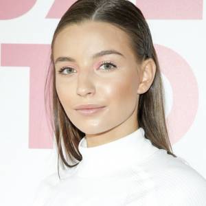 Dyskusja pod zdjęciem Julii Wieniawy bez makijażu. "Kogo chcesz okłamać?" - pytają internauci                                                                 