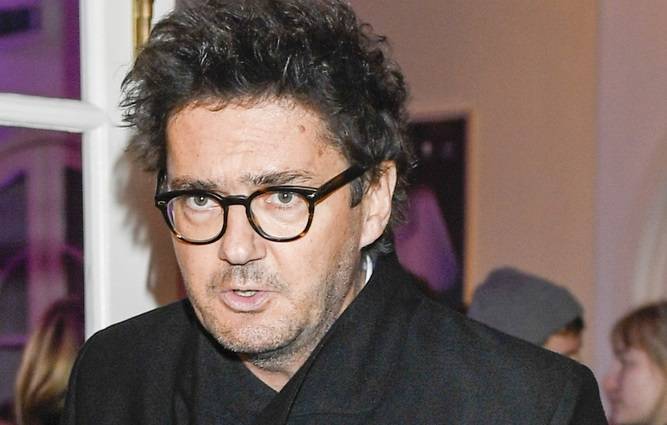 Kuba Wojewódzki pokazał, jak wygląda bez okularów. Sławomir pyta: "Pite było?"