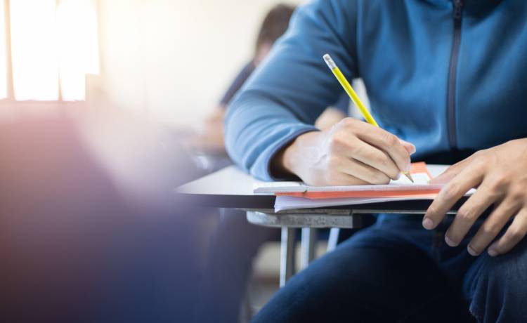 Wyniki matur 2022: jak poszło zdającym? Ile procent zdało egzamin?