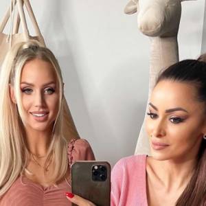 Bohaterka "Gogglebox" niczym gwiazda filmowa! "Bardzo sexy". Jej stylizacja sporo odsłania [FOTO]