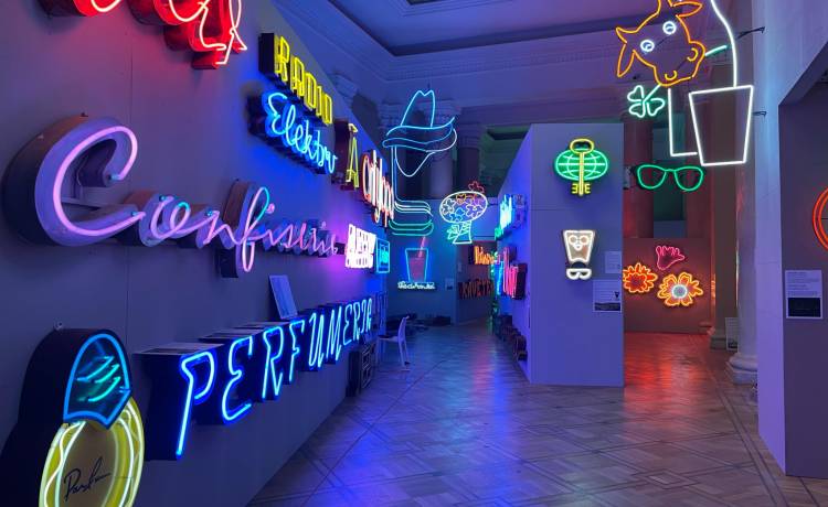 Muzeum Neonów powraca z wystawą Światła Miasta