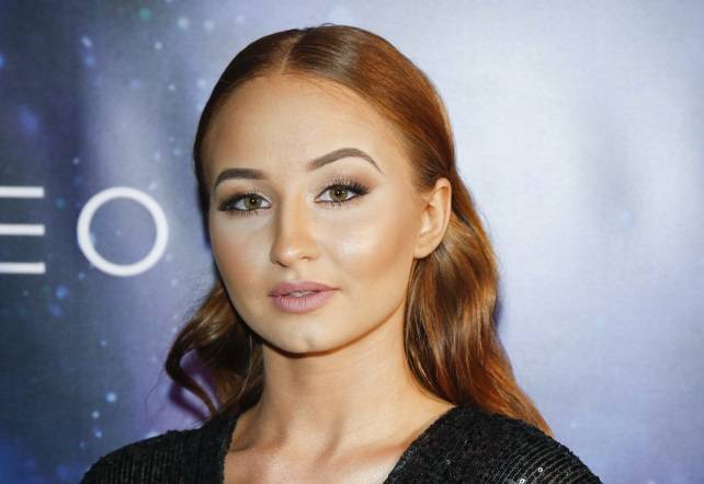 Angelika Mucha pokazała się w staniku i stringach. Odważne zdjęcia gwiazdy "Tańca z gwiazdami"