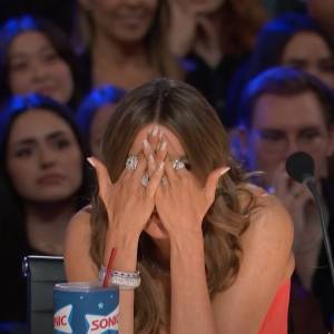 Widzowie nie mogli patrzeć na to, co działo się na scenie! To najbardziej przerażający występ w historii "Mam talent"? [WIDEO]