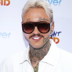 Stifler z "Warsaw Shore" pokazał "wydziaraną" twarz. "Jak ostatnia strona zeszytu" [ZDJĘCIA]