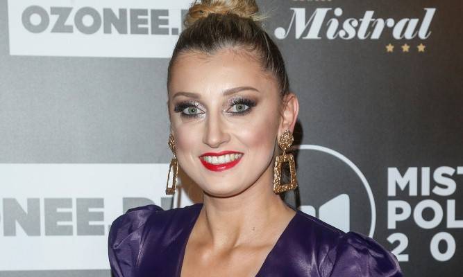Justyna Żyła opublikowała odważne zdjęcie. Była żona skocza topless w basenie 