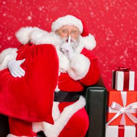 Dlaczego święty Mikołaj wygląda właśnie tak? Prawda może cię zaskoczyć!