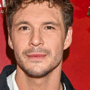 Mikołaj Roznerski świętuje okrągłe urodziny. Na najnowszym nagraniu dał się porwać chwili [WIDEO]