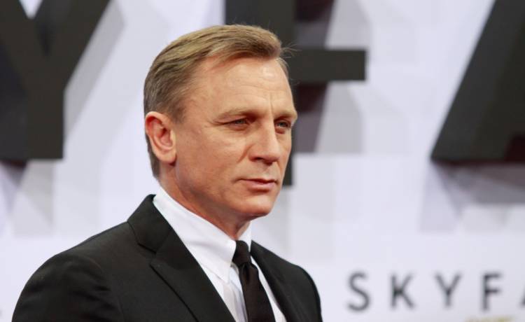 Podczas kręcenia nowego Bonda zniszczone zostało studio. Eksplozja wymknęła się spod kontroli