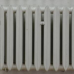 "Ratunku, nie mogę wyciągnąć głowy spod kaloryfera"... Nietypowa interwencja policji w Hrubieszowie