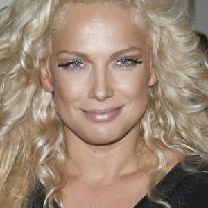 Metamorfoza Joanny Liszowskiej. Gwiazda serialu "Przyjaciółki" pokazała efekt wizyty u fryzjera 