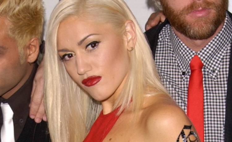 Gwen Stefani ma "nieruchomą twarz". Udostępniła archiwalną fotografię. Dziś trudno by ją rozpoznać [FOTO]