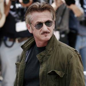 Sean Penn porzuca samochód. Pieszo zmiesza w kierunku Polski