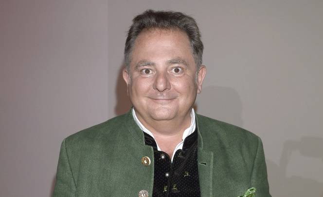 Robert Makłowicz od lat bawi i uczy! Te fragmenty jego programów rozbawiły miliony widzów. Pamiętacie je? [WIDEO]