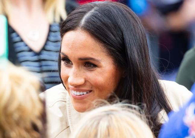 Nowe zdjęcia księżnej Meghan z synkiem. Co nie spodobało się internautom? 