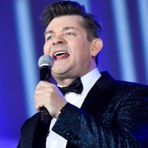 Zenon Martyniuk zaatakowany podczas koncertu. Muzyk nie ukrywał, że jest wściekły. "Chętnie bym zakończył" [WIDEO]