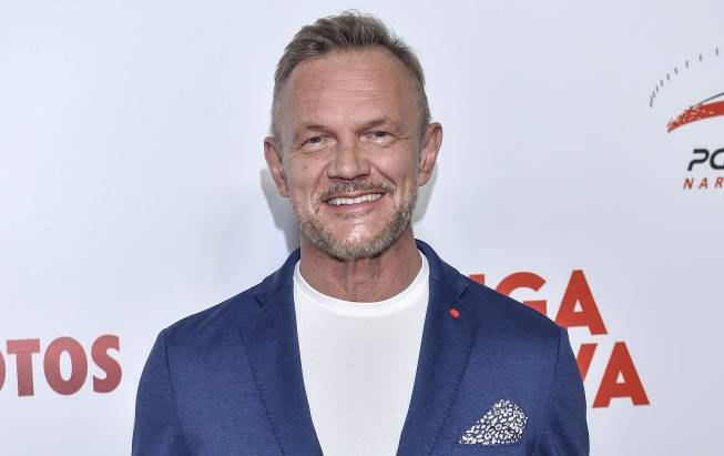 Cezary Pazura na zdjęciu z dwiema żonami! Zaskoczył fanów: "Co dwie żony to nie jedna!" [ZDJĘCIA]