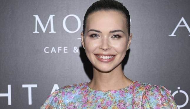 Sandra Kubicka podgrzewa atmosferę! Modelka pozuje w koronkowej bieliźnie [WIDEO]