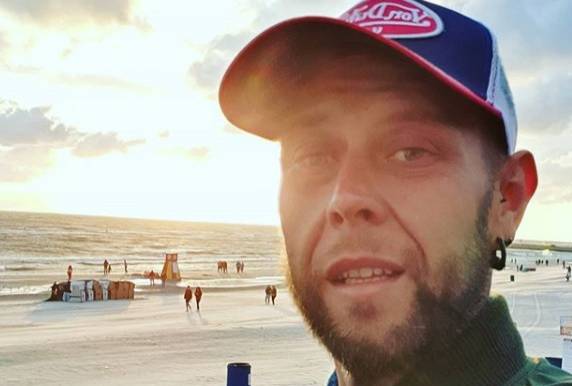 Mateusz z "Gogglebox" w szokującym wpisie. "Spoczywaj w pokoju". Fani mocno zaniepokojeni!                                                         