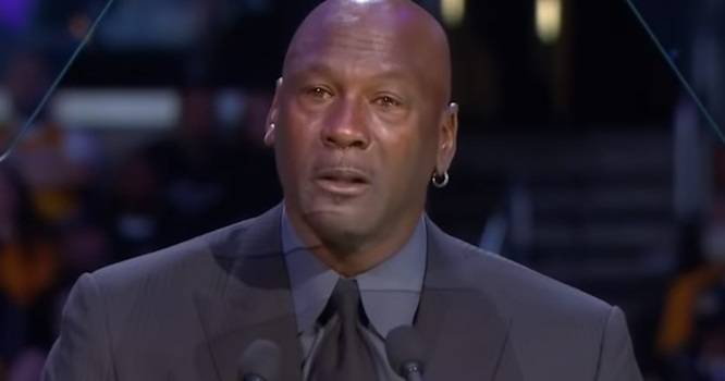 Zdruzgotany Michael Jordan zalany łzami. Tak żegnał Kobego Bryanta [WIDEO]