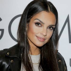 Klaudia El Dursi wyleguje się na leżaku. Modelka zapozowała topless! [ZDJĘCIA]