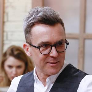 Maciej Kurzajewski spakował walizki i poleciał do wnuczki. Miał ważny powód 