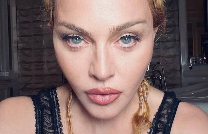 Madonna jest nadal w złym stanie. "Dobiłby nawet dużo młodszych i silniejszych artystów"
