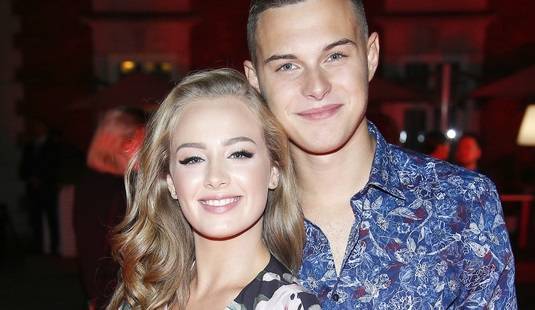 Wiktoria Gąsiewska i Adam Zdrójkowski na romantycznej fotografii. Ten kadr zachwycił internautów                                       