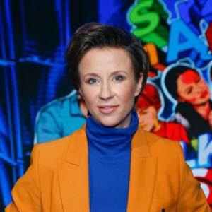 Roznegliżowana Katarzyna Ankudowicz na wieży ratowniczej. Aktorka porównuje się do Pameli ze "Słonecznego patrolu"! [FOTO]