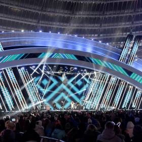 TVP odsłania karty. Wiadomo już, kto poprowadzi „Sylwestra z Dwójką” 