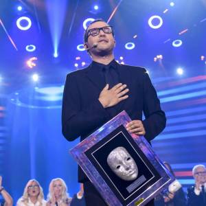 "Twoja twarz brzmi znajomo". Filip Lato zwycięzcą 20. edycji! Na co przeznaczy wygraną?