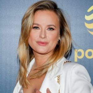 Klaudia z "Rancza" zrzuciła ubrania! Wypoczywa w bikini na pomoście. Fani: "Bogini" [FOTO]