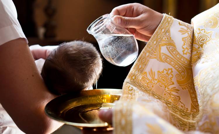 Po co człowiekowi dwa imiona? To stara i... upiorna tradycja